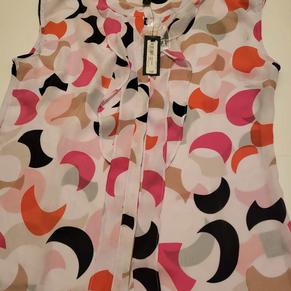 Cute Ruffle, collar neck blouse